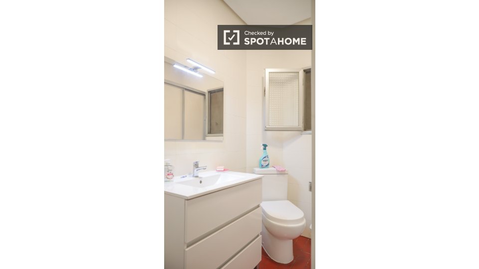 Double room Madrid, 6 beds — photo 15