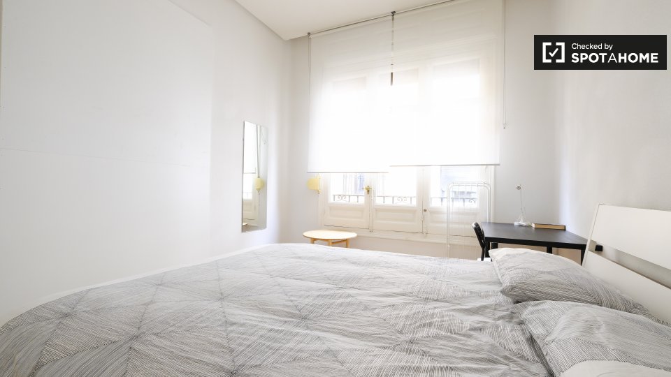 Double room Madrid, 4 beds, 110m² — photo 3