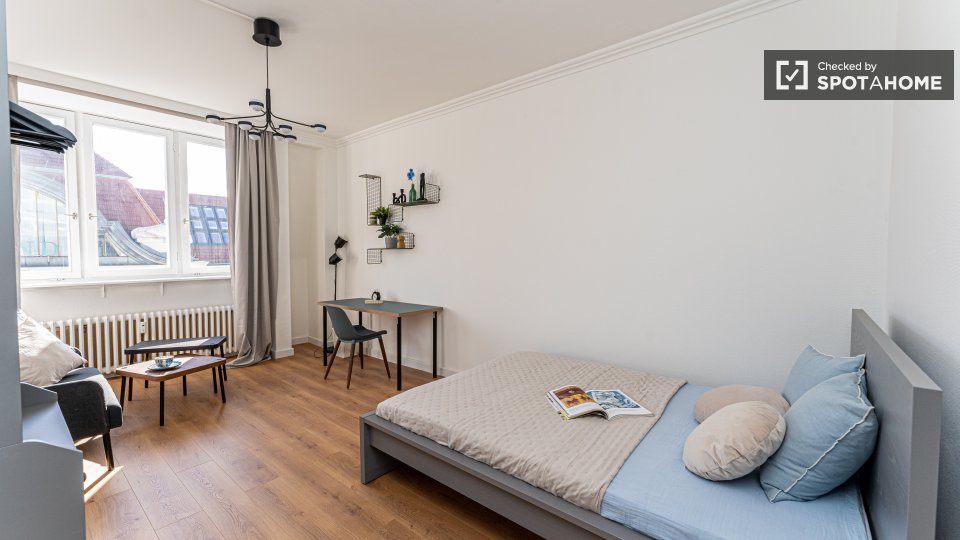 Double room Berlin, 5 beds, 166m² — photo 10