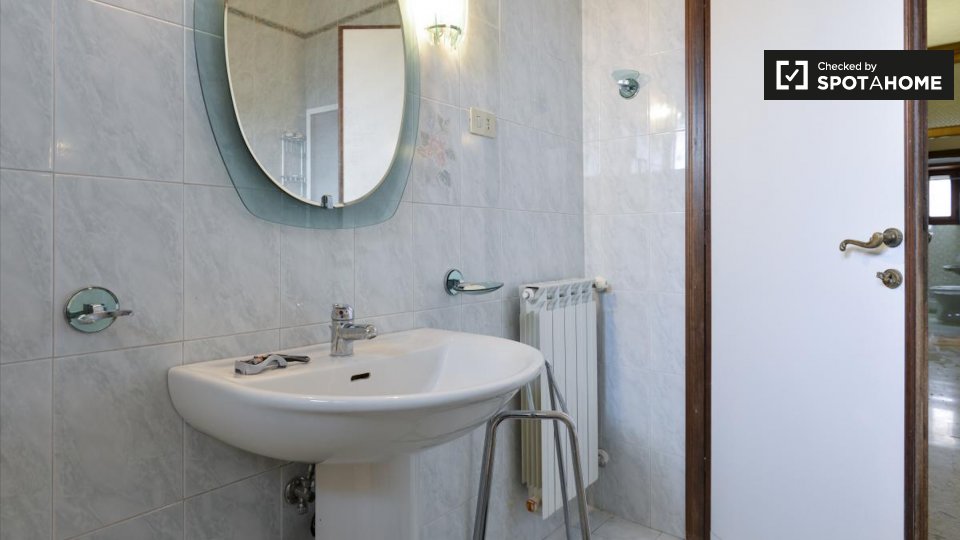 Double room Rome, 5 beds — photo 18