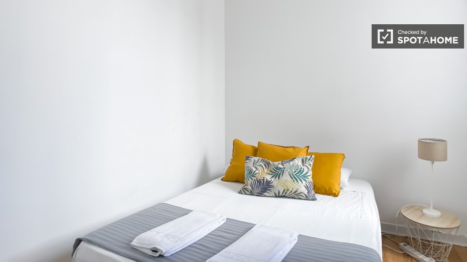 Double room Lisbon, 5 beds — photo 19
