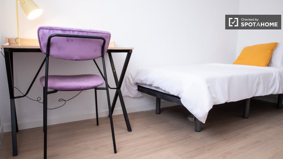 Double room Madrid, 4 beds — photo 8