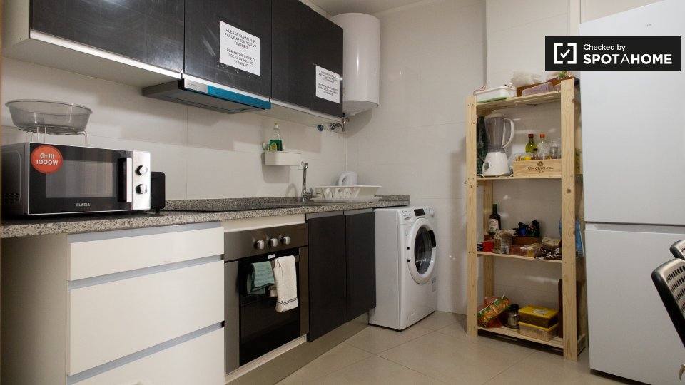 Double room Porto, 6 beds, 300m² — photo 6