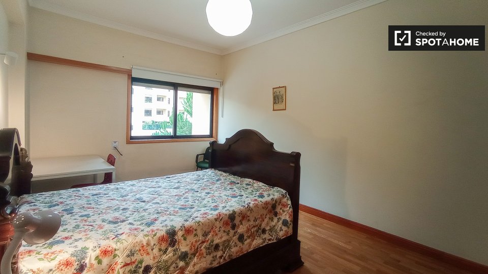 Double room Lisbon, 5 beds, 300m² — photo 4