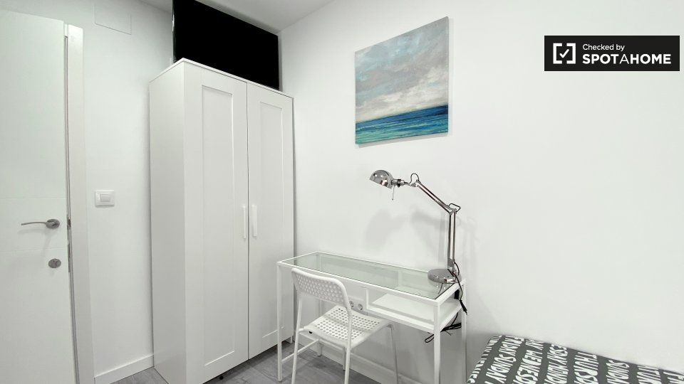 Double room Valencia, 4 beds, 65m² — photo 4