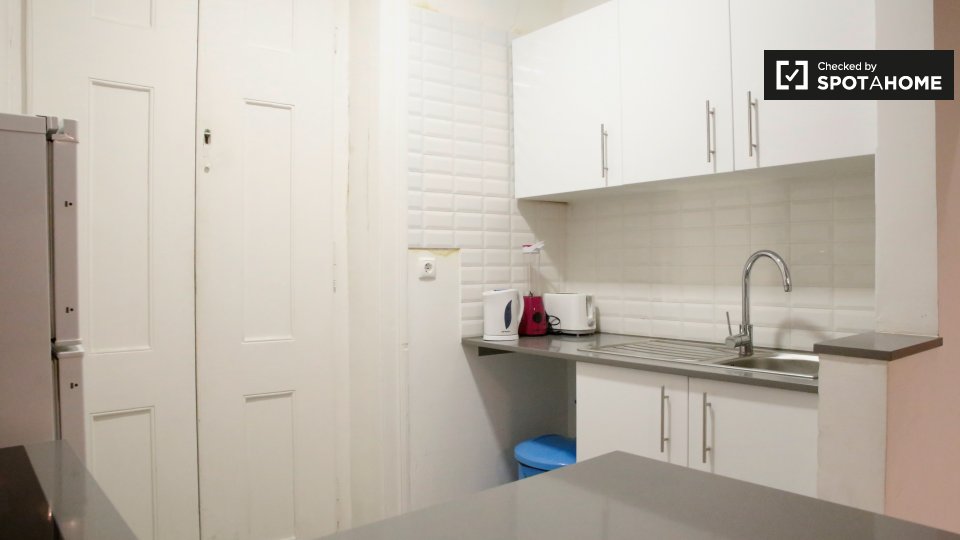 Apartment Lisbon, 3 beds — photo 15