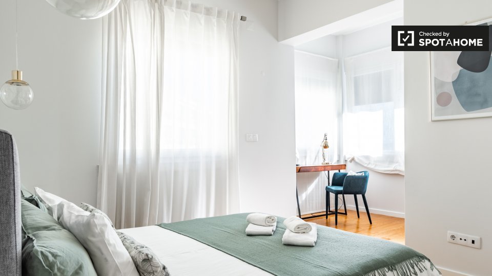 Apartment Lisbon, 3 beds, 110m² — photo 13