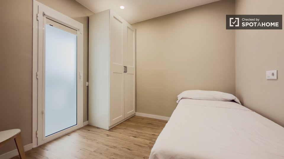 Apartment Barcelona, 3 beds — photo 8
