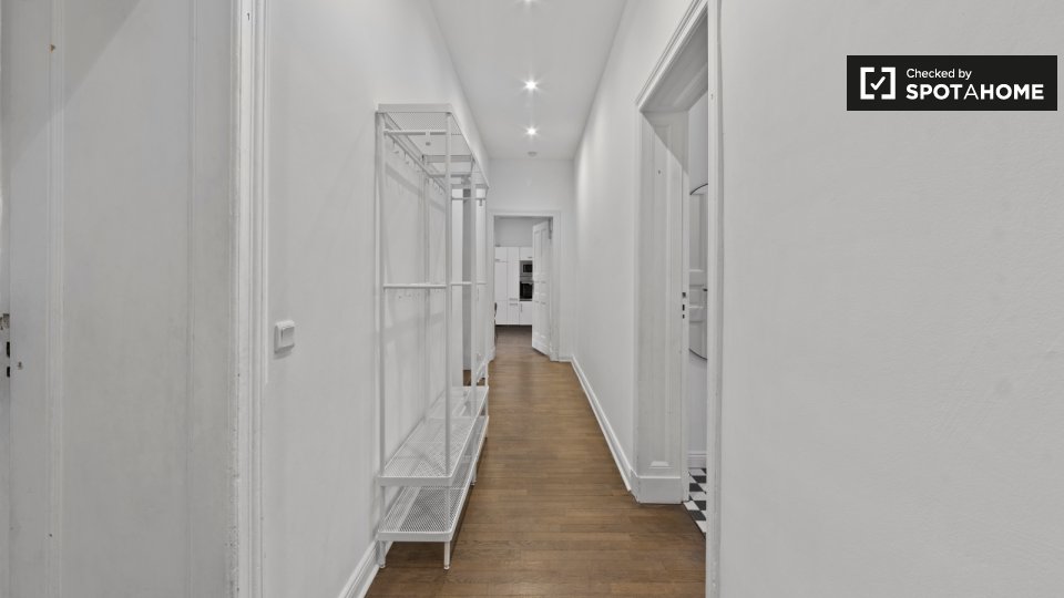 Double room Berlin, 9 beds, 227m² — photo 12