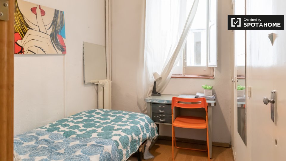 Double room Madrid, 4 beds, 100m² — photo 1