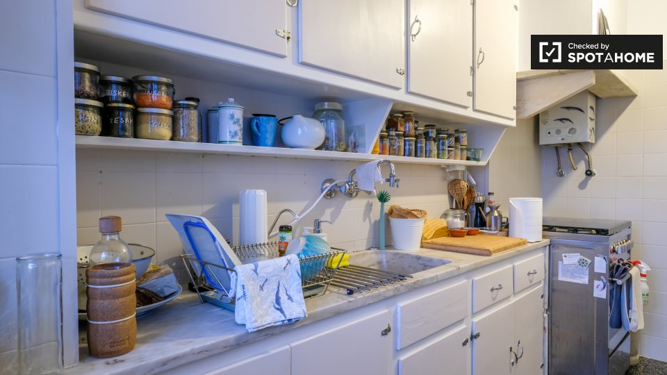 Double room Lisbon, 2 beds, 40m² — photo 6