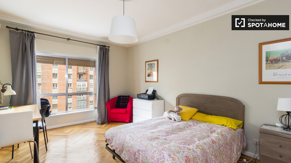 Double room Madrid, 5 beds, 160m² — photo 12