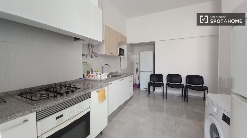 Apartment Lisbon, 3 beds, 220m² — photo 2