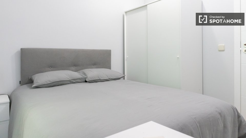 Double room Madrid, 4 beds, 75m² — photo 1