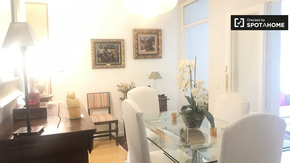 Double room Madrid, 2 beds, 90m² — photo 5