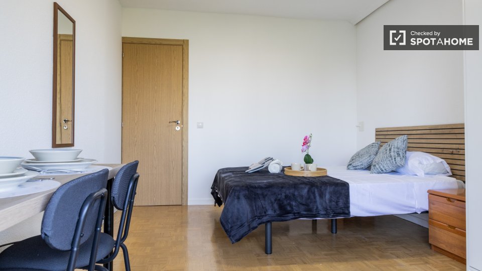 Double room Madrid, 5 beds — photo 7