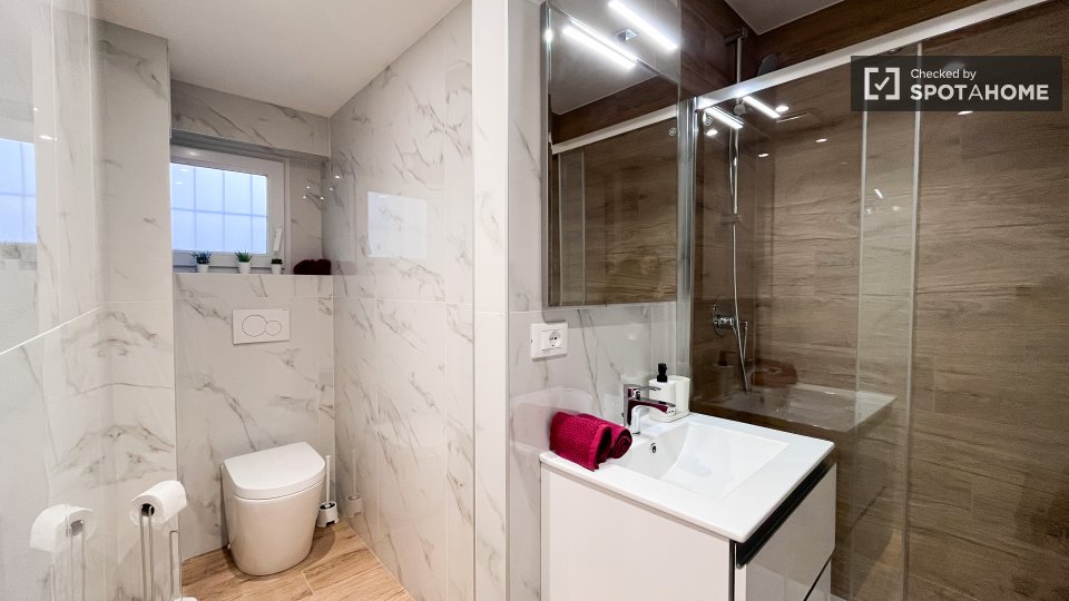 Double room Milan, 4 beds — photo 9