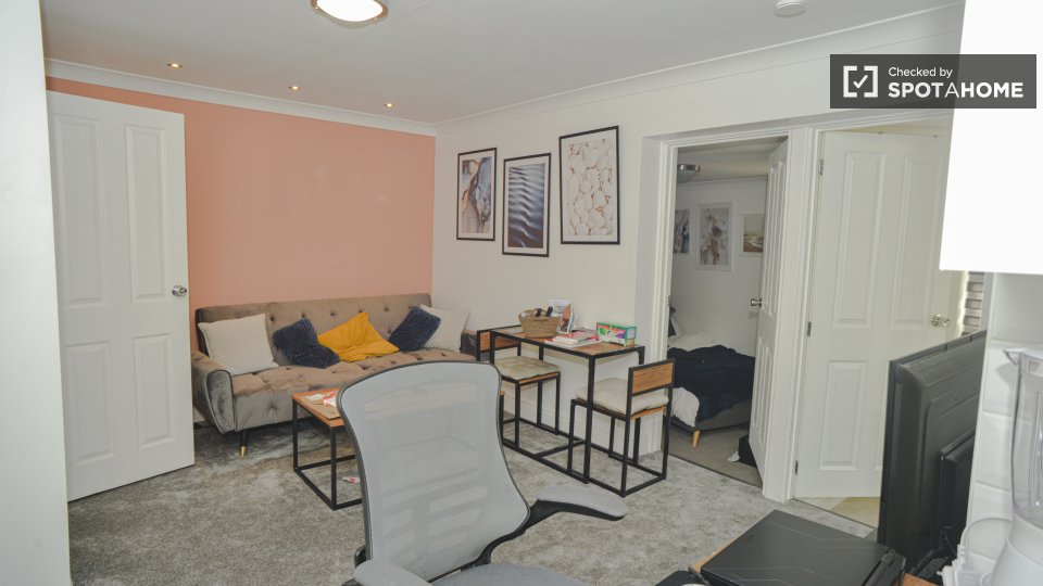 Apartment London, 2 beds — photo 15