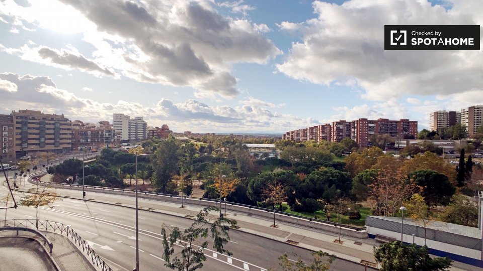 Double room Madrid, 2 beds, 75m² — photo 5