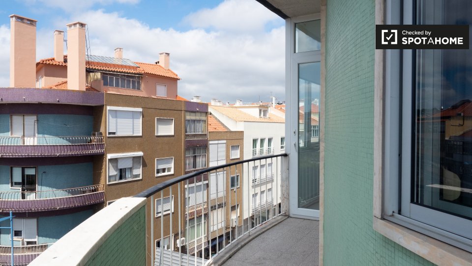 Double room Lisbon, 4 beds, 90m² — photo 16