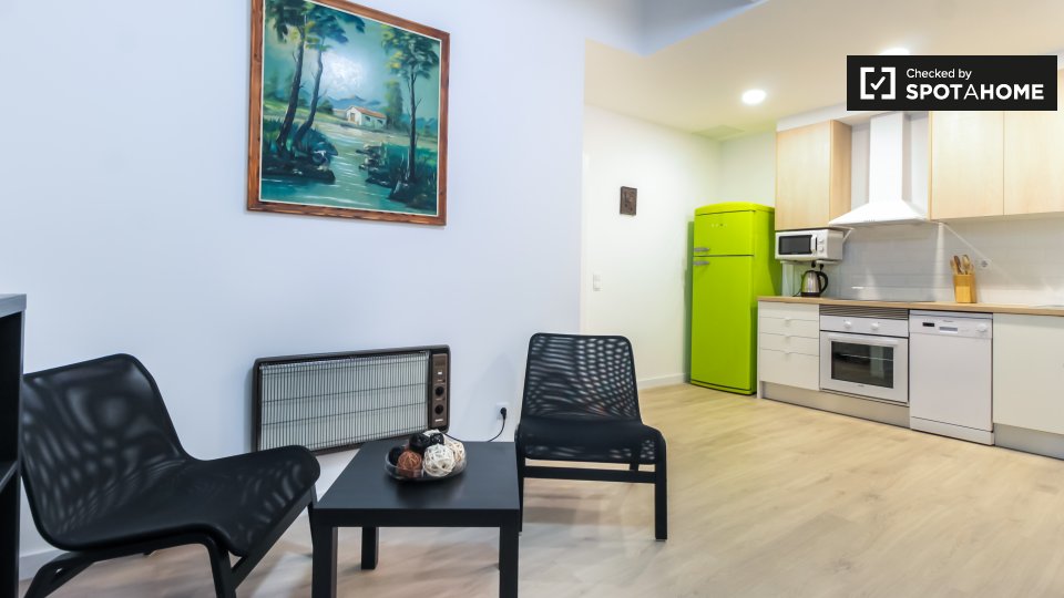 Apartment Barcelona, 2 beds, 50m² — photo 1
