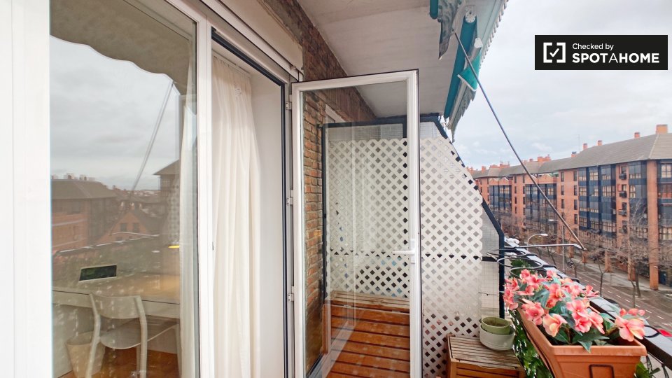 Double room Madrid, 4 beds, 90m² — photo 12