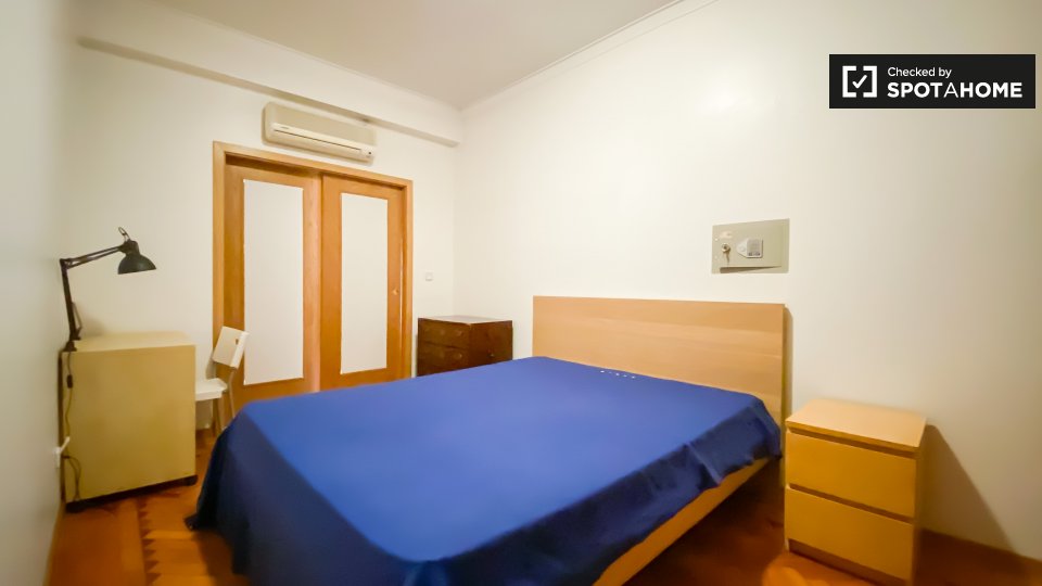 Double room Lisbon, 4 beds — photo 2
