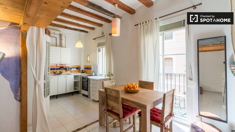 Apartment Barcelona, 1 bed, 40m² — photo 1