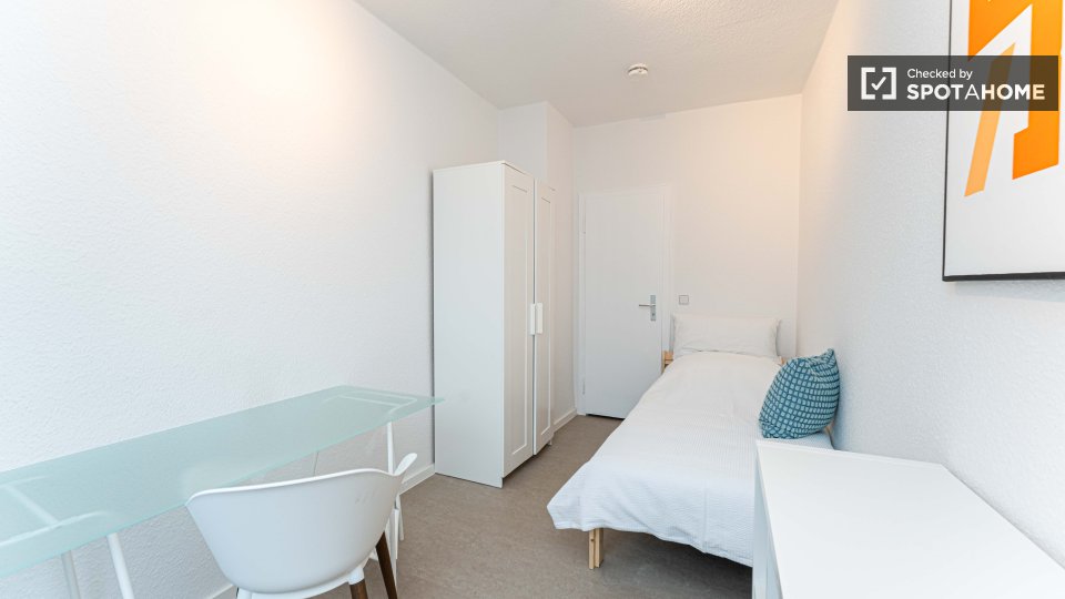 Double room Berlin, 4 beds, 66m² — photo 2