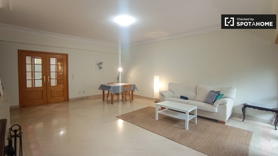 Double room Lisbon, 5 beds, 300m² — photo 18
