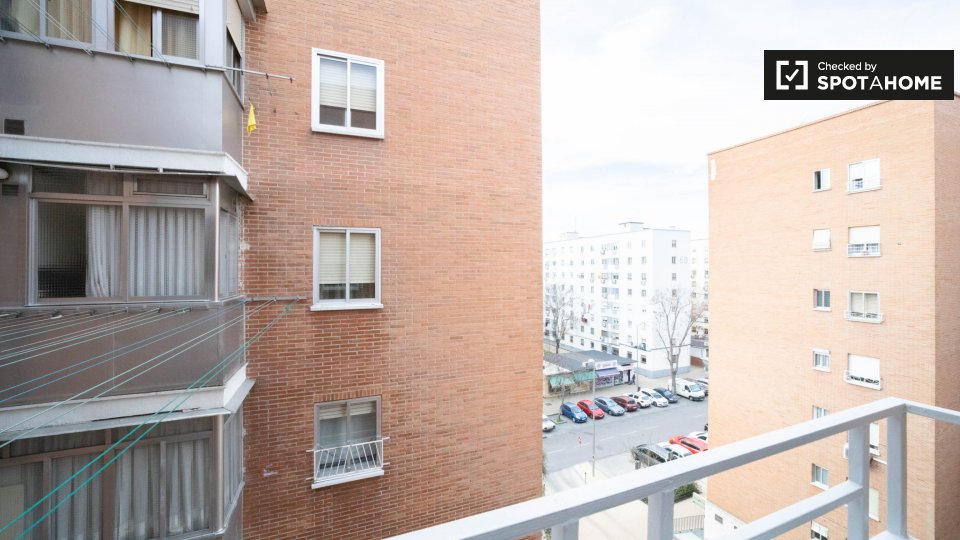 Double room Madrid, 4 beds, 86m² — photo 18
