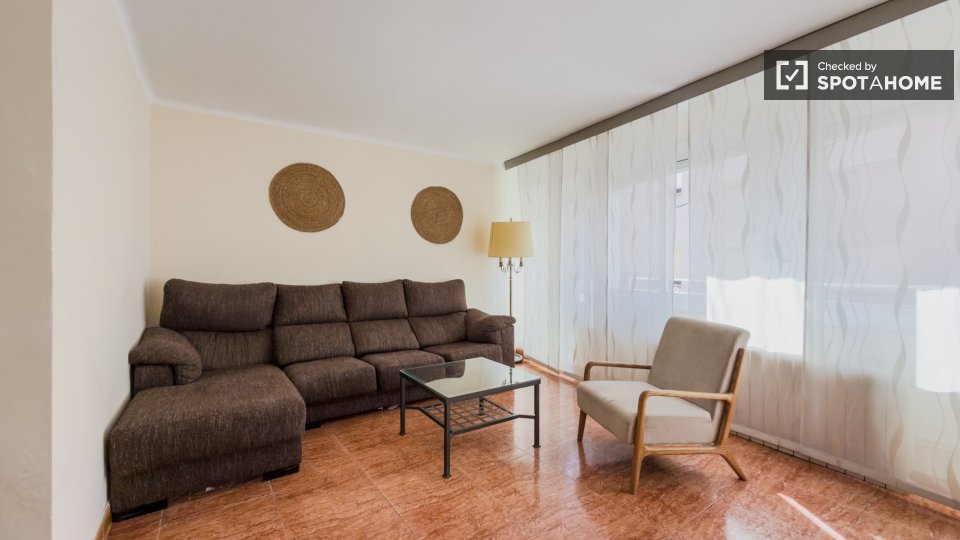 Apartment Barcelona, 3 beds, 75m² — photo 33