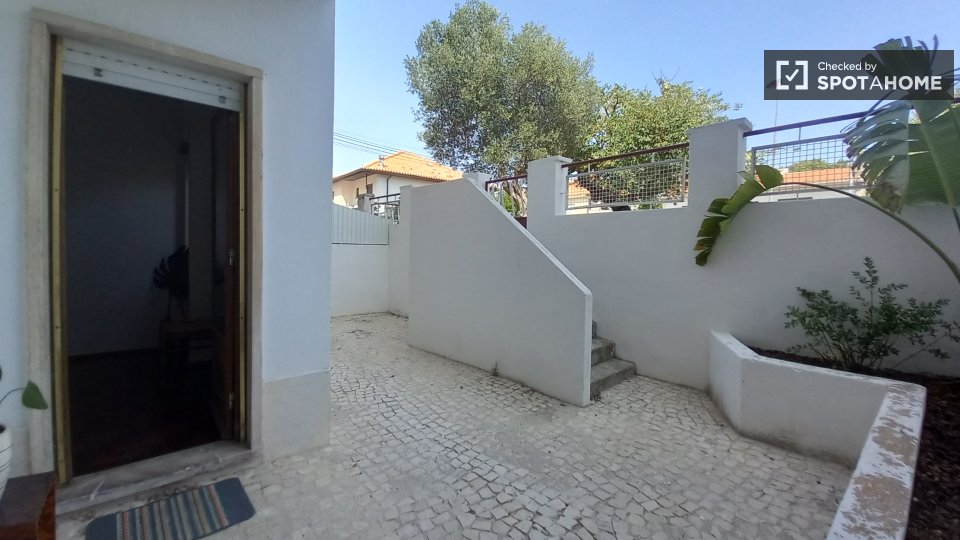 Apartment Lisbon, 3 beds, 75m² — photo 3