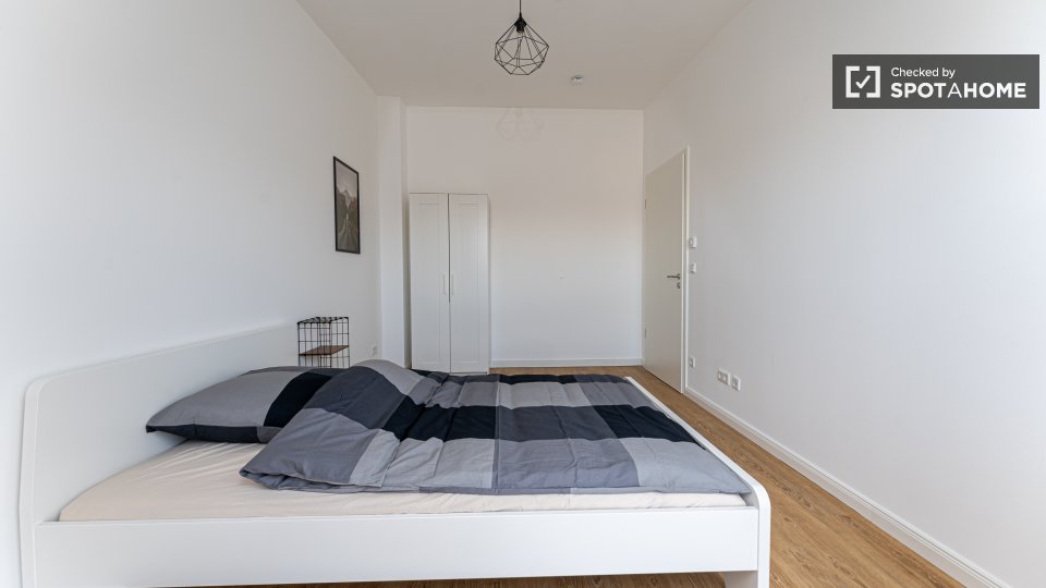 Double room Berlin, 10 beds, 213m² — photo 2