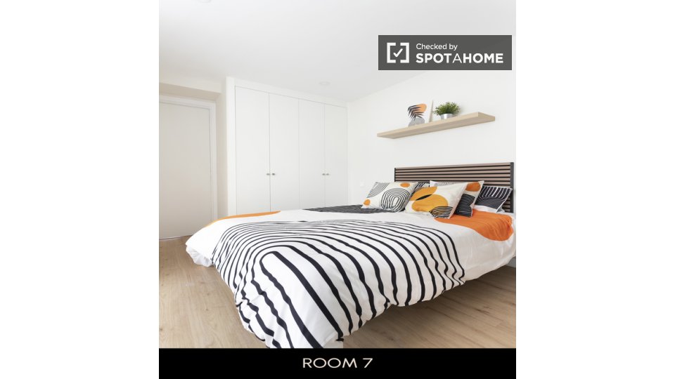 Double room Madrid, 7 beds, 162m² — photo 24