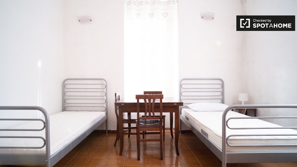 Double room Rome, 3 beds, 75m² — photo 2