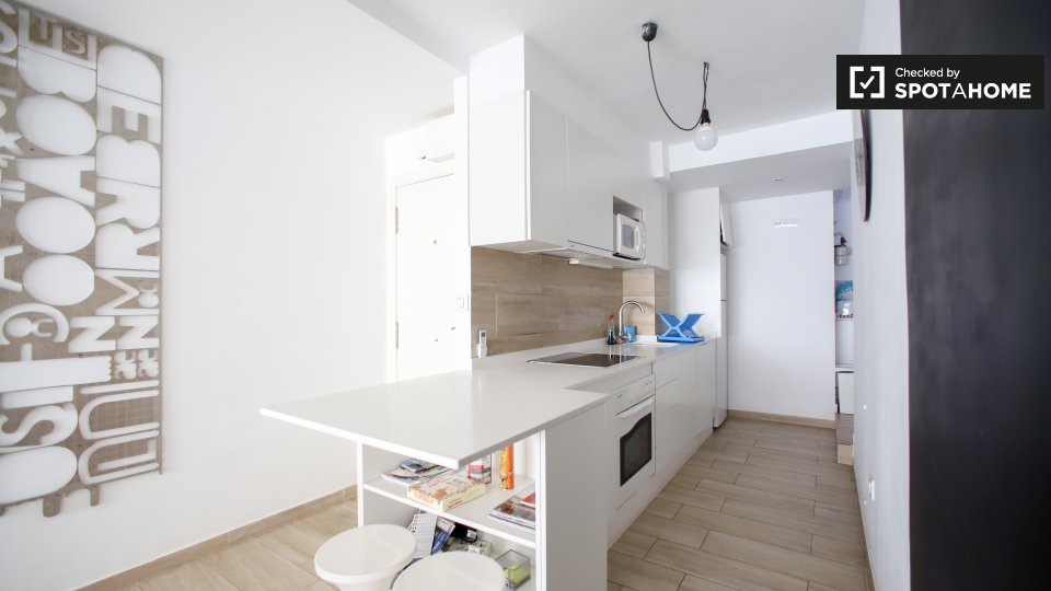 Double room Valencia, 4 beds, 85m² — photo 17