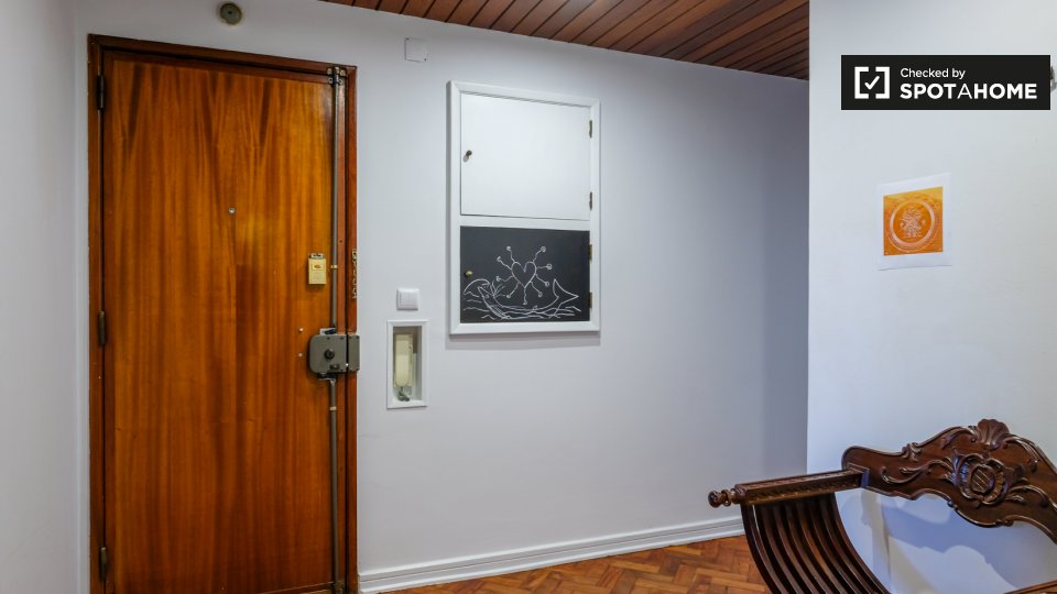 Double room Lisbon, 2 beds, 40m² — photo 4