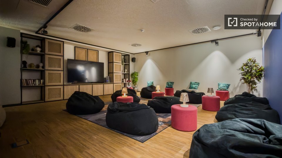 Apartment Barcelona, 265 beds — photo 18