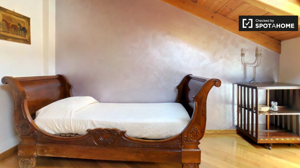 Double room Milan, 1 bed, 400m² — photo 3