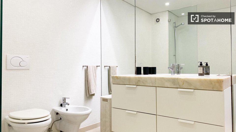 Apartment Lisbon, 1 bed, 82m² — photo 24