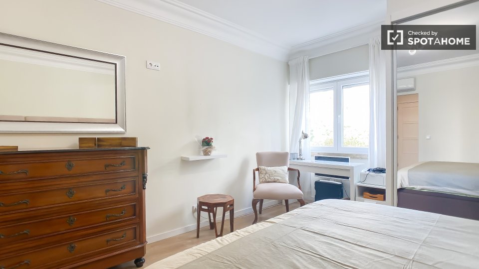 Double room Lisbon, 4 beds, 240m² — photo 4