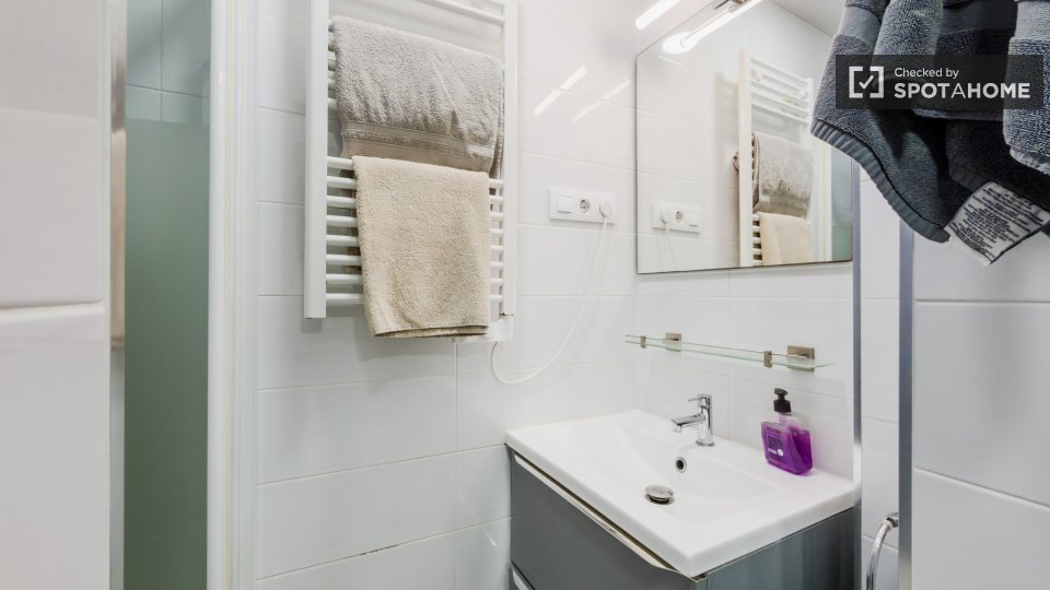 Double room Barcelona, 4 beds — photo 22