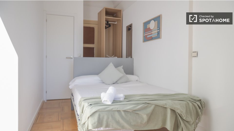 Double room Madrid, 18 beds — photo 5