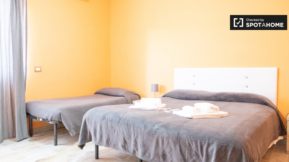 Double room Rome, 3 beds, 105m² — photo 4