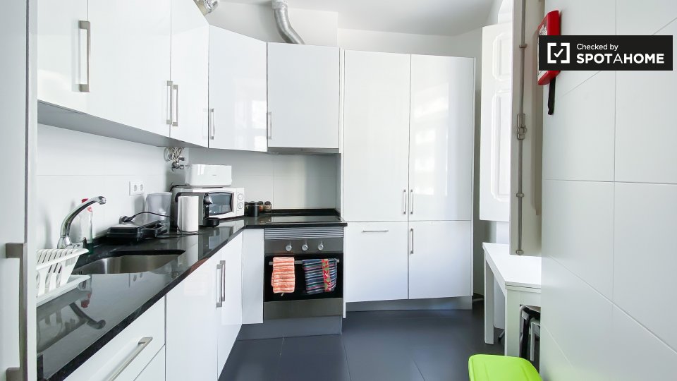 Double room Lisbon, 5 beds, 120m² — photo 6