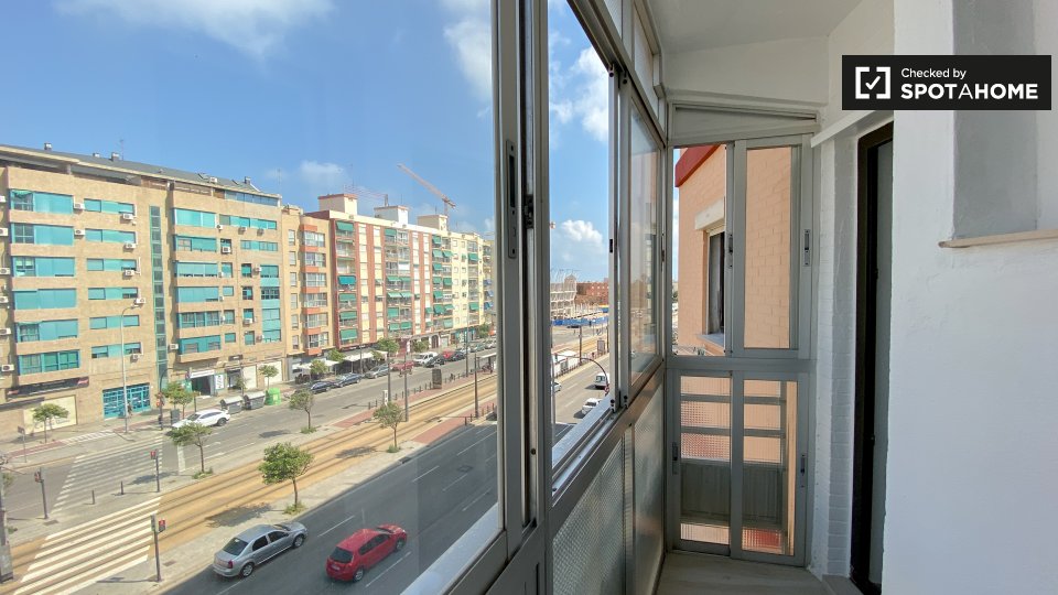 Double room Valencia, 3 beds — photo 11