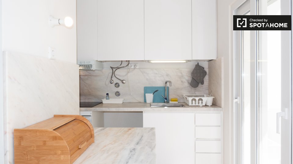 Apartment Lisbon, 2 beds, 70m² — photo 12