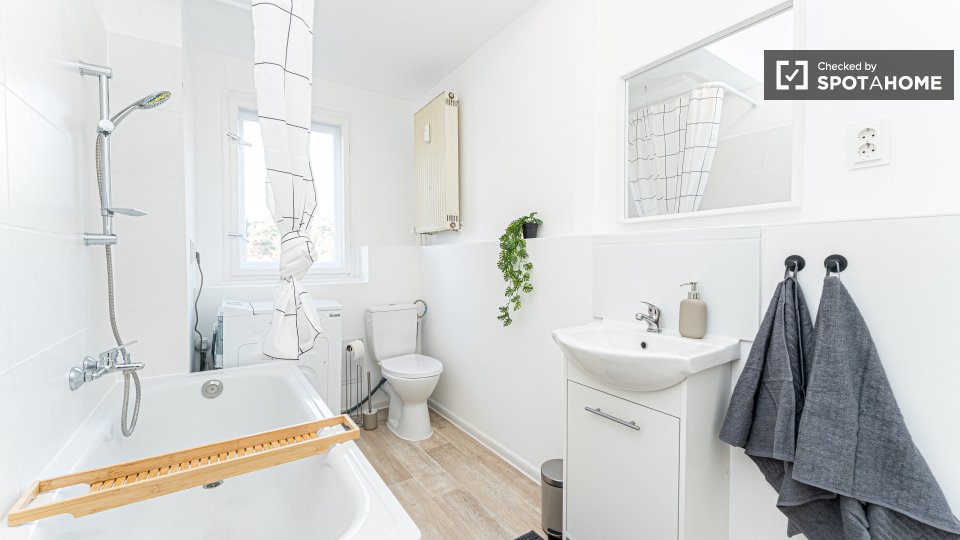 Double room Berlin, 9 beds, 135m² — photo 16
