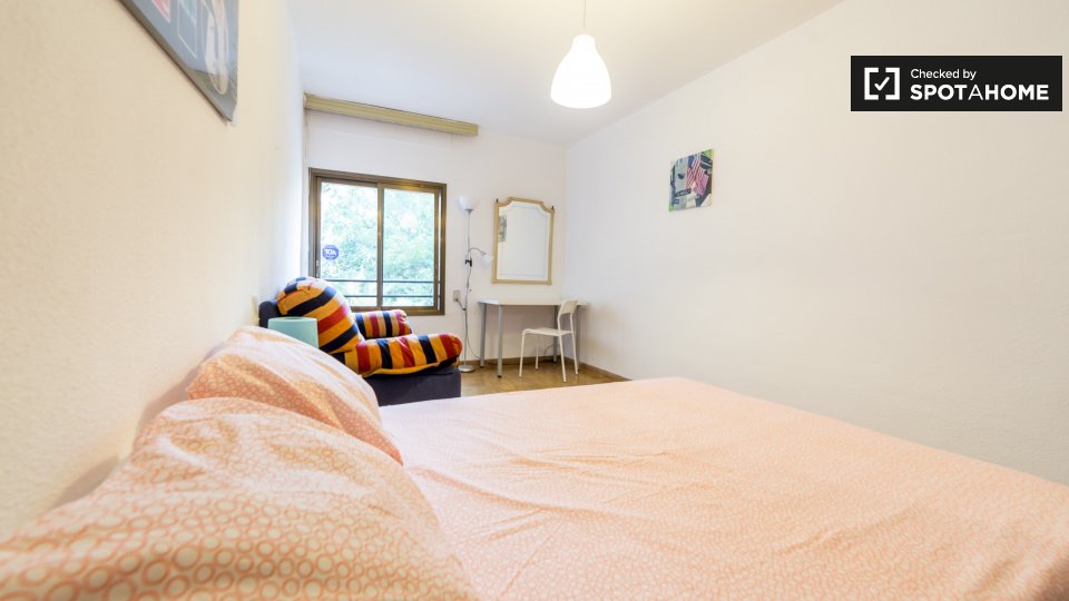 Double room Valencia, 6 beds, 140m² — photo 18